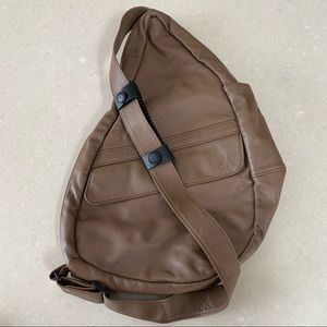 Ameribag Healthy Back Bag, chestnut leather,17” x 9 X 6 size S